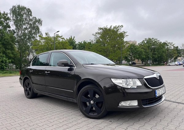 Skoda Superb cena 26800 przebieg: 234160, rok produkcji 2012 z Gdynia małe 466